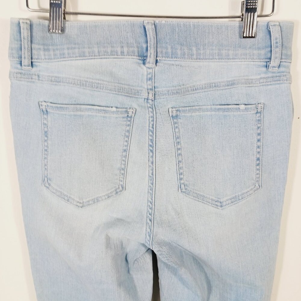 Spanx Light Wash, High Rise, Flare Leg, Pull On Sculpting Jeans, Size Small - Picture 9 of 16